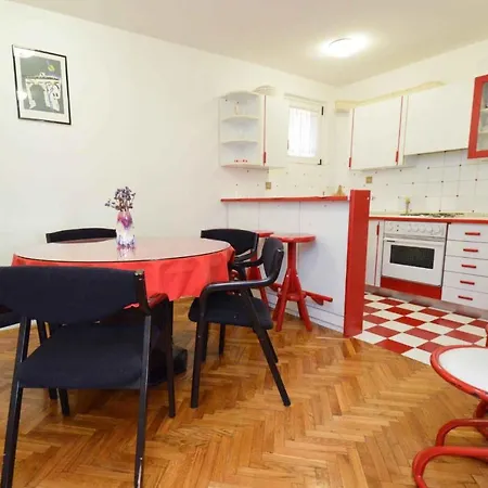 In - Istrien 10988 * Pula